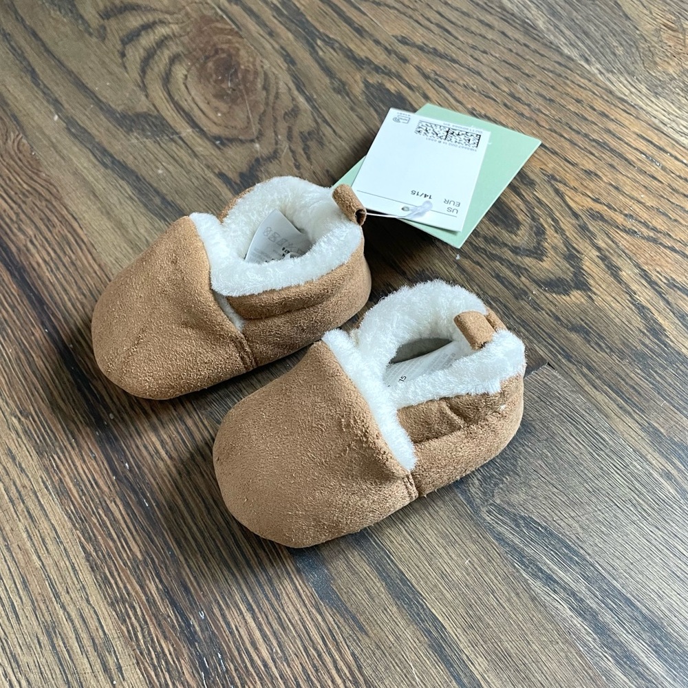 H&M Newborn Baby Slippers, Size 0